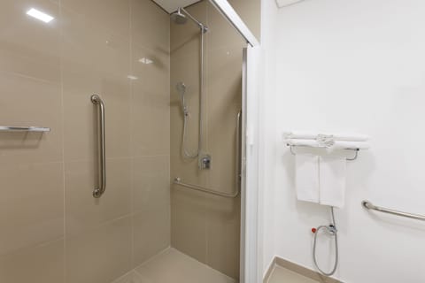 0B | Bathroom | Shower, free toiletries, hair dryer, towels