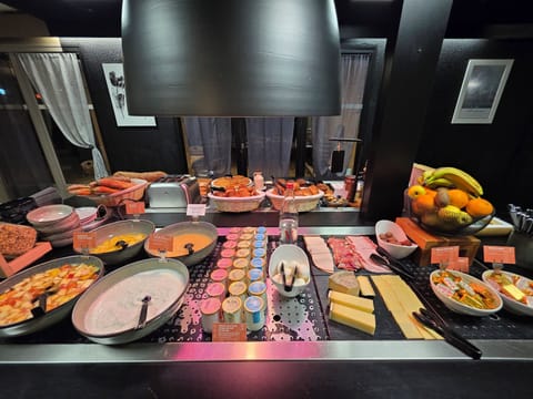 Daily buffet breakfast for a fee