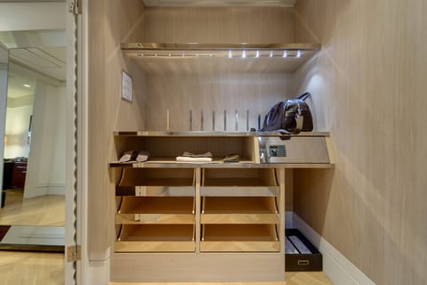 Junior Suite with Terrace and Spa Access | Living room | 1-inch TV with digital channels