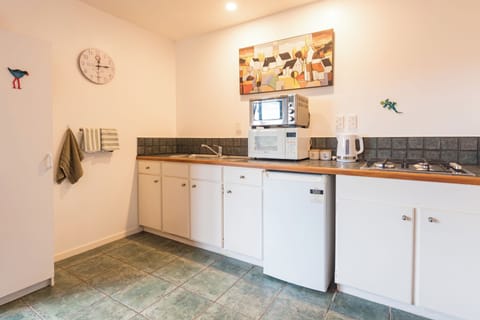 Cottage, 2 Bedrooms, Sea View | Private kitchen | Fridge, microwave, stovetop, coffee/tea maker