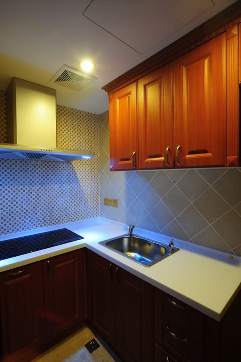 Suite (Residential) | Private kitchen | Coffee/tea maker, electric kettle