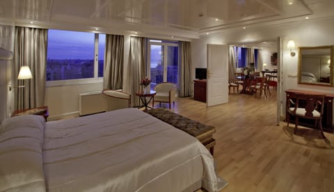 Presidential Suite, City View | Premium bedding, minibar, in-room safe, soundproofing