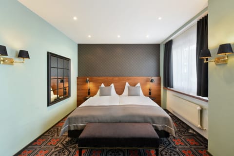 Superior Double Room | Minibar, in-room safe, desk, rollaway beds