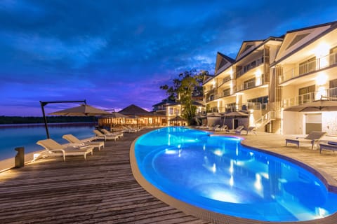 Outdoor pool, pool umbrellas, sun loungers