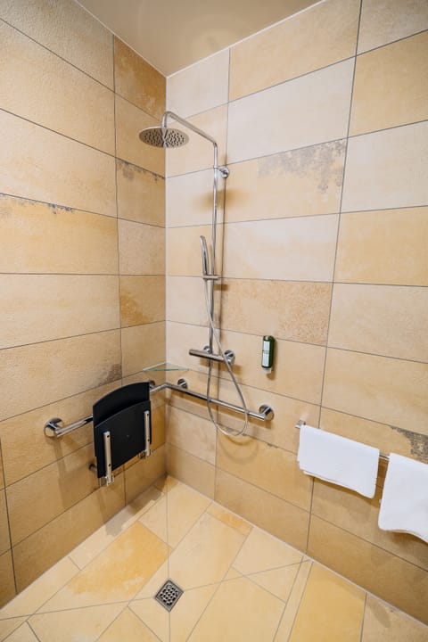 Standard Double Room, Accessible | Bathroom | Shower, rainfall showerhead, free toiletries, hair dryer