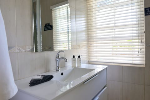 Family Twin Room, 2 Bedrooms | Bathroom | Separate tub and shower, deep soaking tub, free toiletries, hair dryer