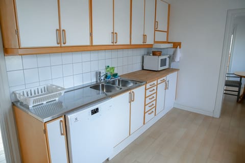 Basic Apartment, 2 Bedrooms, Annex Building | Free WiFi, bed sheets