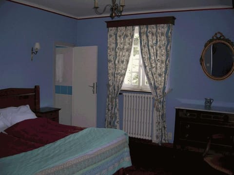 Double Room | In-room safe, desk, blackout drapes, free WiFi