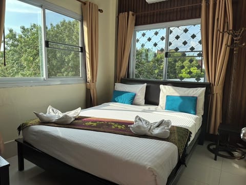 Standard Double Room | Desk, free WiFi, bed sheets