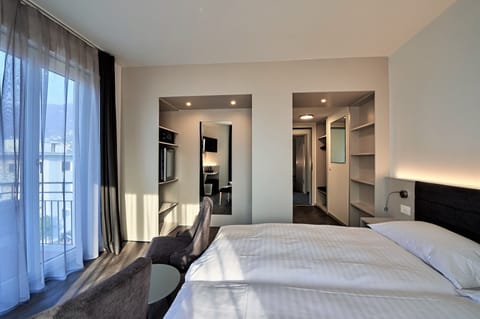 Minibar, in-room safe, desk, soundproofing