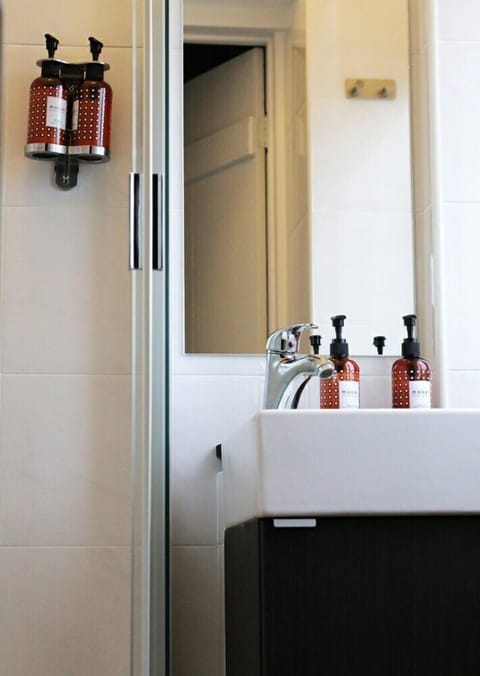 Comfort Double Room | Bathroom sink