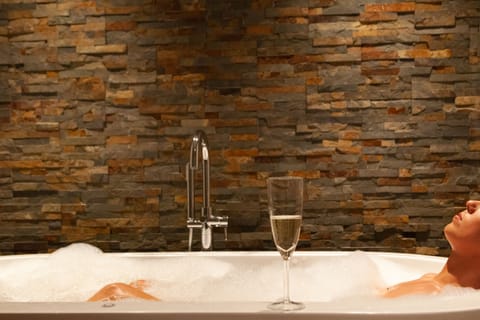 Exclusive Studio Suite | Private spa tub