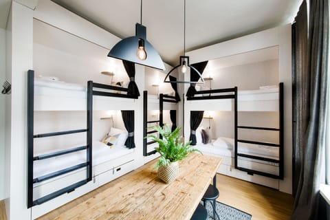 6-Bed Room with Shared Bathroom | Iron/ironing board, cribs/infant beds, free WiFi