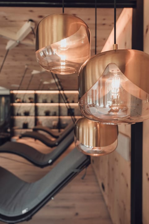 Sauna, steam room, facials