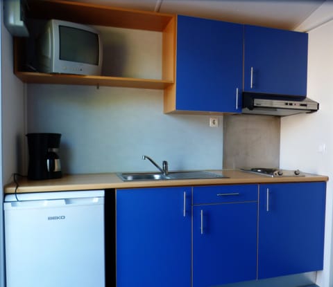 Bungalow, 1 Bedroom (Vénus) | Private kitchenette | Fridge, stovetop, cookware/dishes/utensils