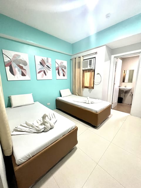 Standard Double Room | Desk, laptop workspace, soundproofing, free WiFi