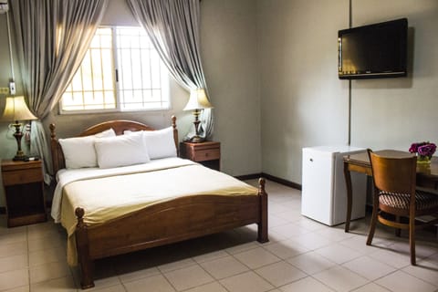 Single Room | Premium bedding, minibar, in-room safe, desk