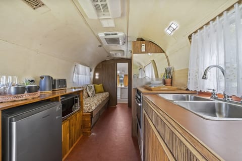 Tradewind Airstream Caravan (Shared Toilet) | Premium bedding, free WiFi, bed sheets