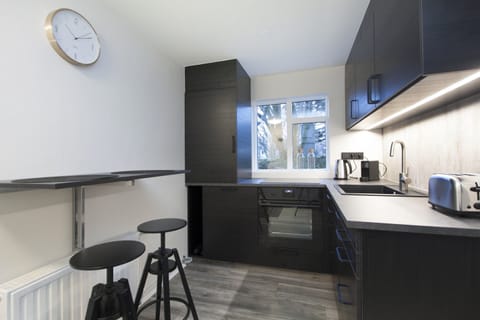 Apartment, 1 Bedroom | Private kitchen