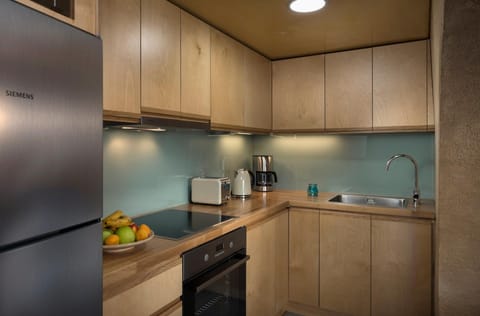 Deluxe House, 2 Bedrooms (Akali) | Private kitchen | Full-size fridge, microwave, oven, stovetop