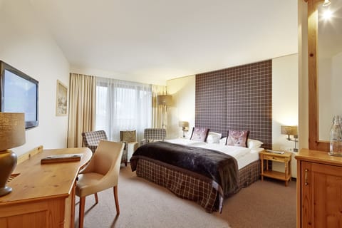 Deluxe Double Room, Balcony | Hypo-allergenic bedding, minibar, in-room safe, individually decorated