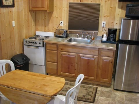 Cabin 2, 1 Queen Bed, Kitchenette | Individually decorated, individually furnished, desk, free WiFi