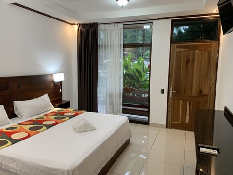 Deluxe Double Room | Free WiFi, bed sheets