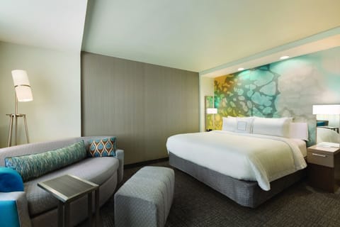 In-room safe, desk, iron/ironing board, free WiFi