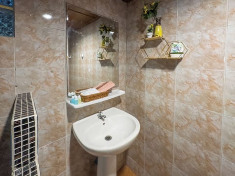 Superior Family | Bathroom | Shower, free toiletries, hair dryer, slippers