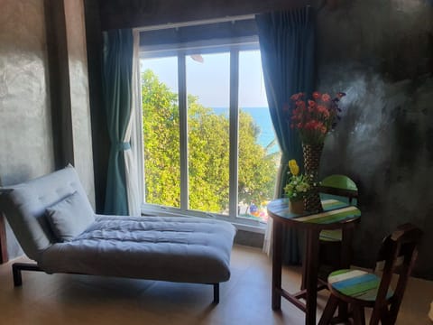 Superior Double Seaview | Free WiFi, bed sheets