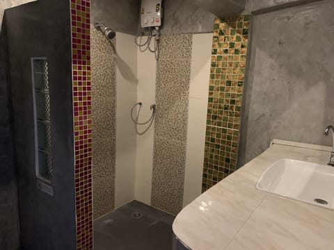 Suite Seaview | Bathroom shower