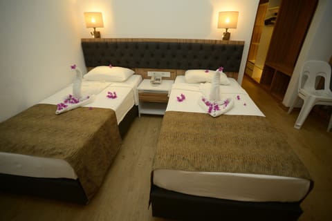 Single Room | Premium bedding, minibar, in-room safe, desk