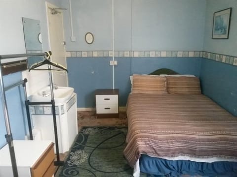 Double Room | Free WiFi, bed sheets