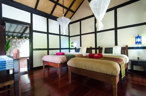 Garden View Twin Bungalow | In-room safe, desk, free cribs/infant beds, rollaway beds