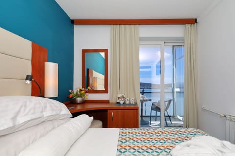 Premium Club Room, Balcony, Sea View | Hypo-allergenic bedding, minibar, in-room safe, desk