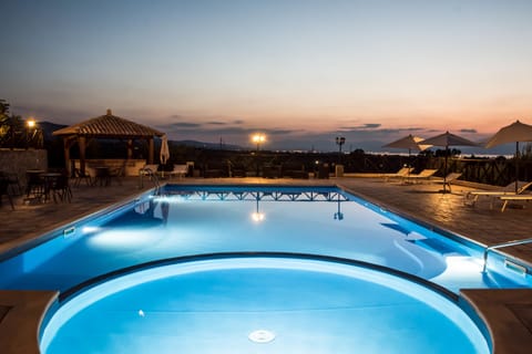 Poolside bar