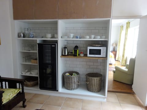 0B | Private kitchenette