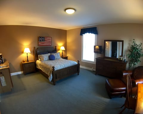 South Mountain Mini Suite | Desk, iron/ironing board, free WiFi, bed sheets