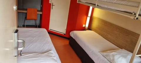 Room, 3 Twin Beds | Desk, iron/ironing board, free WiFi, bed sheets