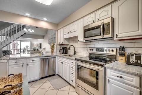 Condo, Multiple Beds (Anchorage II C11) | Private kitchen | Fridge, microwave, coffee/tea maker