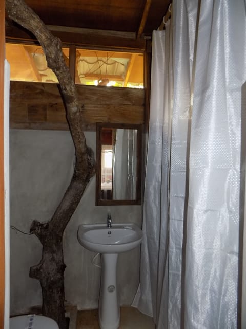 Panoramic Tree House, Smoking, Hill View | Bathroom sink