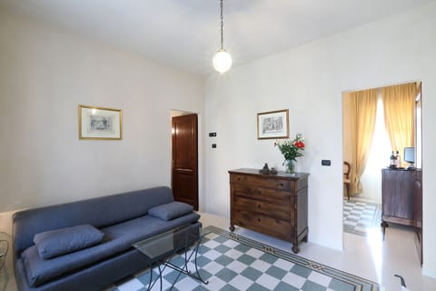 Suite | Living area | Flat-screen TV