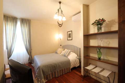 Apartment, 1 Bedroom (R1) | Minibar, in-room safe, blackout drapes, free WiFi