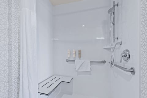 Room, 2 Queen Beds, Accessible, Non Smoking | Bathroom shower