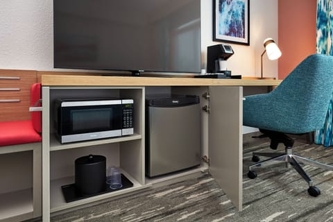 In-room safe, desk, free WiFi, bed sheets