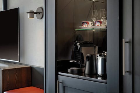 Executive Room, 1 King Bed | 1 bedroom, premium bedding, down comforters, memory foam beds