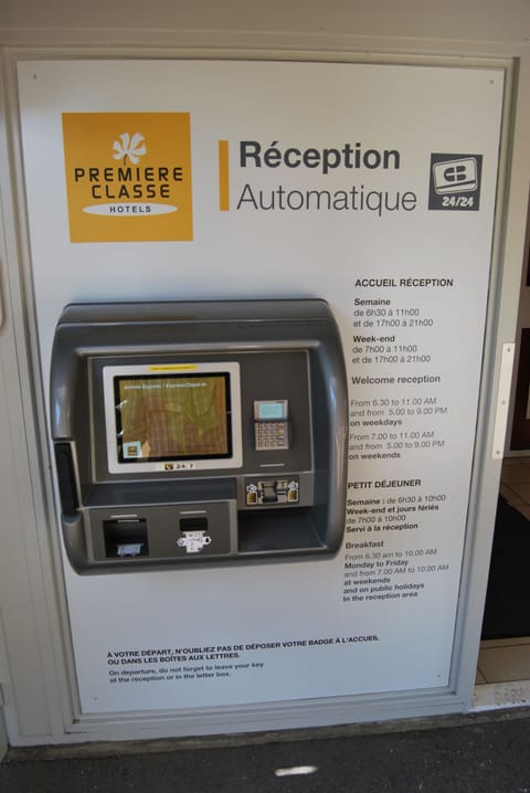 Check-in/check-out kiosk