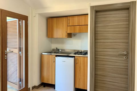 Bungalow 2 pax | Private kitchenette | Fridge, stovetop, espresso maker, cookware/dishes/utensils