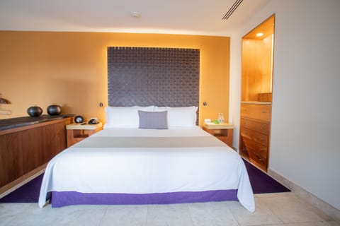 Master Suite | Premium bedding, minibar, in-room safe, desk