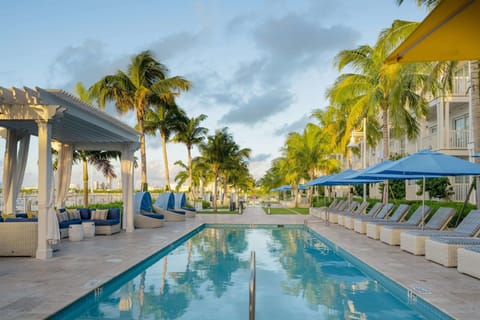 6 outdoor pools, free cabanas, pool umbrellas